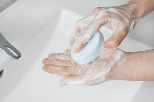 固形石鹸で手洗いする効果とは？注意点や正しい手洗い方法などまとめ