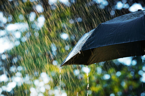 大雨警戒レベルとは？段階別の行動や準備について学ぼう