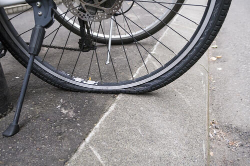 自転車に空気が入らない 自分でできるバルブや虫ゴムの交換方法は 暮らし オリーブオイルをひとまわし 自転車に空気が入らない 自分でできるバルブや虫ゴムの交換方法は 暮らし オリーブオイルをひとまわし
