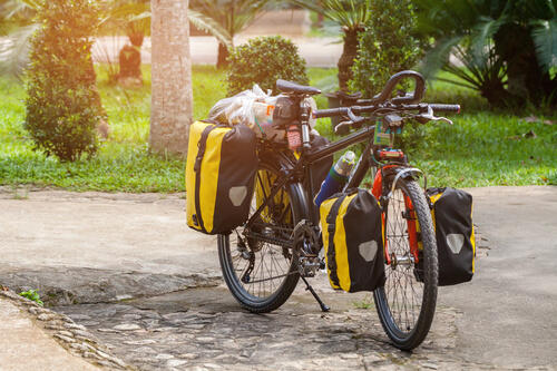 自転車に荷物を積める？ロードバイクで大きな荷物を運ぶ方法を解説