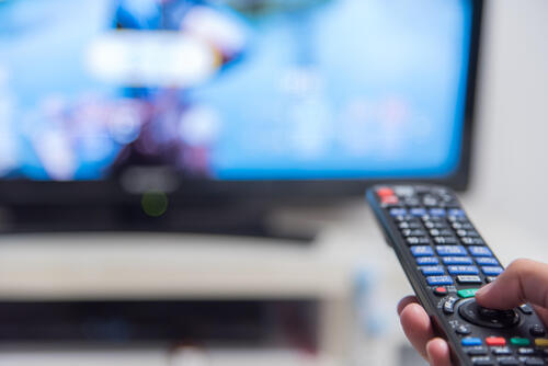 テレビの消費電力はどれくらい 上手に節電して電気代を節約しよう 暮らし オリーブオイルをひとまわし