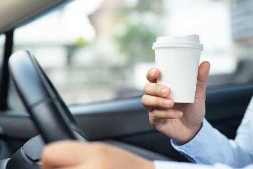 車用ドリンクホルダーで運転が快適に！賢い選び方とおすすめを紹介