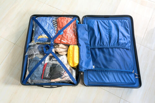 圧縮袋を使えば旅行の準備は楽になる！使い方や注意点も解説