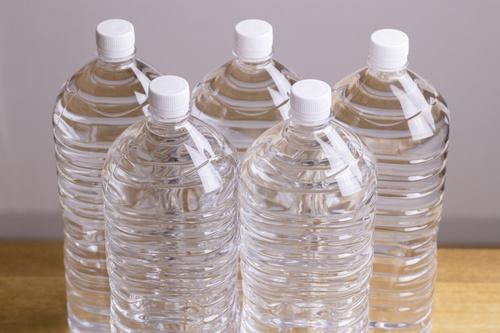 災害用に備蓄すべき水の量は？おすすめの収納方法や備蓄水を紹介