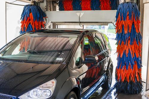 洗車後の拭き上げは重要！正しい方法や拭き上げにおすすめな商品も