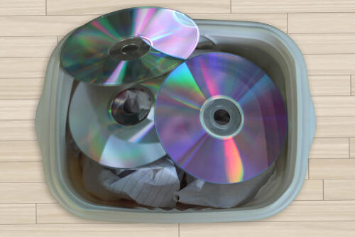 Cdの捨て方と注意すべきポイントは コンポや大量のcdの捨て方も 暮らし オリーブオイルをひとまわし