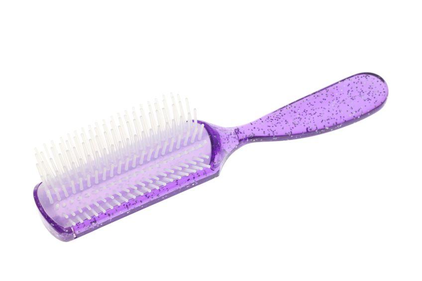 ヘアブラシの種類別に洗い方を解説 お手入れが楽になる裏ワザとは 家事 オリーブオイルをひとまわし ヘアブラシの種類別に洗い方を解説 お手入れが楽になる裏ワザとは 家事 オリーブオイルをひとまわし