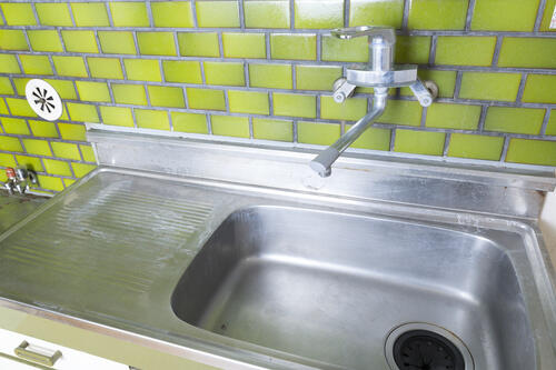 ステンレスの水垢を落とすのに効果的なのは 掃除方法と予防法も 家事 オリーブオイルをひとまわし