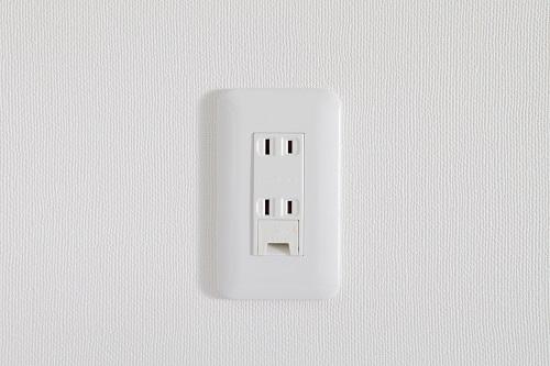 コンセントのアース端子に注目 種類別の付け方とないときの対処法 家事 オリーブオイルをひとまわし