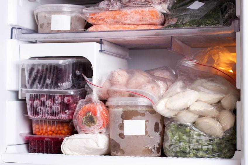 冷凍庫と冷蔵庫が臭いときは 原因と適切な対処法まとめ 家事 オリーブオイルをひとまわし