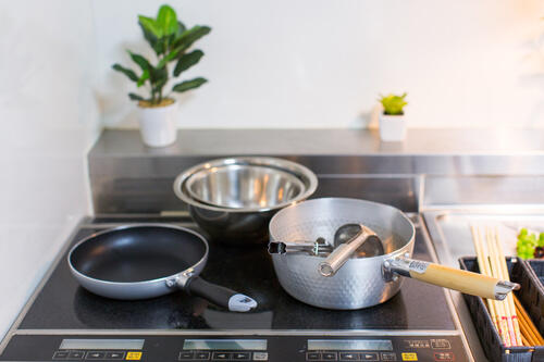 鍋の収納はコツが分かれば簡単 収納アイデアや便利なアイテムも紹介 家事 オリーブオイルをひとまわし