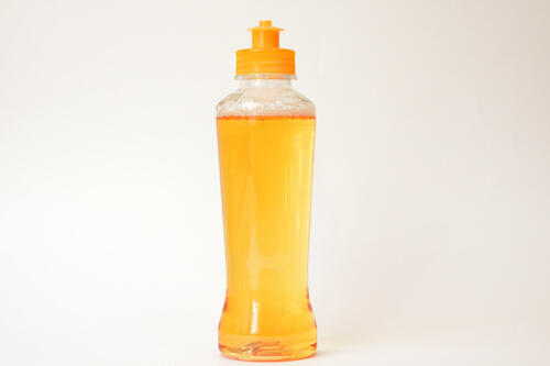 ガムテープの剥がし方4選 ベタベタ粘着剤をキレイに取るコツも伝授 家事 オリーブオイルをひとまわし