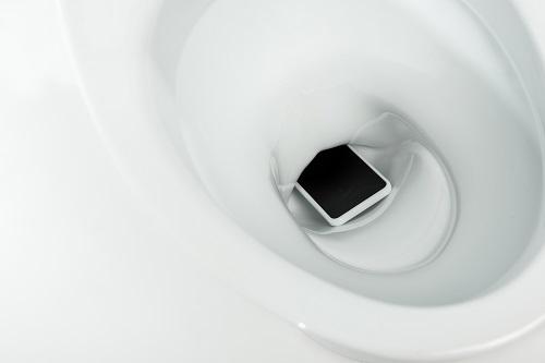 トイレにスマホが詰まる