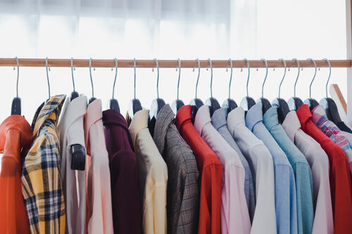 ワードローブ の意味とは 服の収納に便利な種類や選び方を解説 家事 オリーブオイルをひとまわし