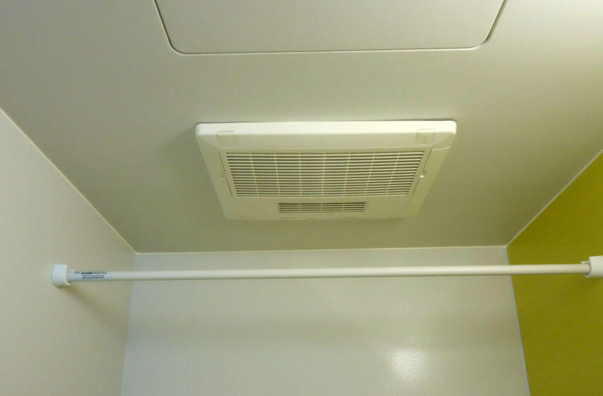 天井埋め込み型換気扇も掃除できる 注意点や便利なアイテムを紹介 家事 オリーブオイルをひとまわし