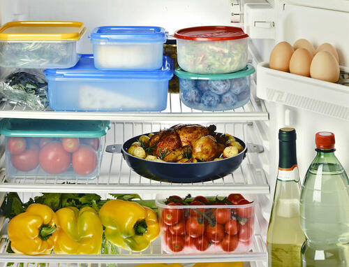 冷蔵庫と冷凍庫では収納のコツが真逆！？効果的に冷やす基礎知識とは