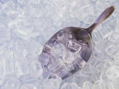 氷にカビがつく？冷蔵庫の自動製氷機の掃除方法と防止対策を大公開！