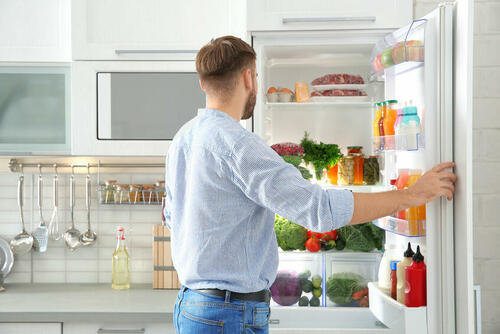 冷蔵庫の整理に欠かせないアイテムとは？今すぐにできる収納術を紹介