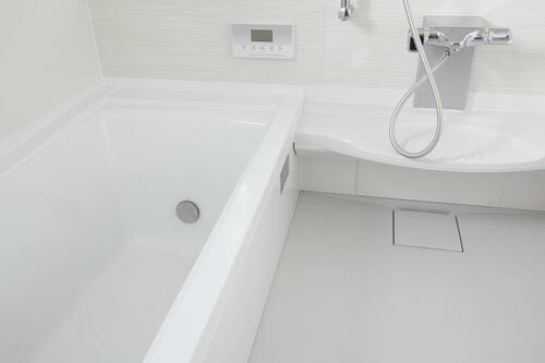お風呂の鏡が曇る原因とは？頑固な水垢を取るアイデア大公開！