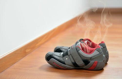 靴乾燥機で靴をすばやくカラッと乾かそう！除菌やにおい対策にも最適