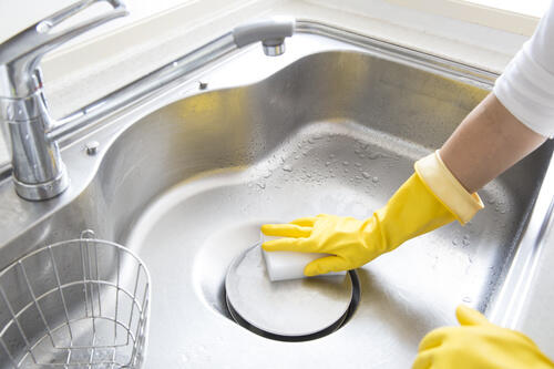 台所掃除はこれでOK！場所別に掃除方法やコツなどを解説