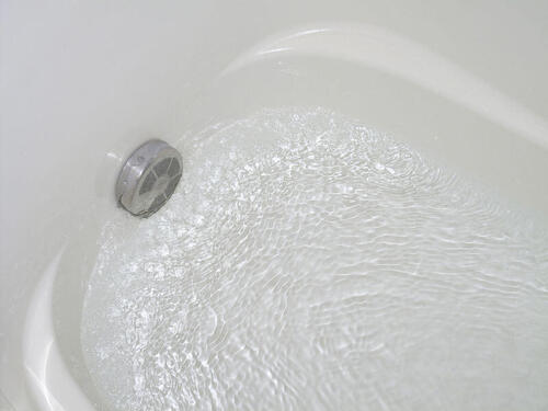 浴槽の黒ずみの原因は？掃除方法と予防策を紹介！