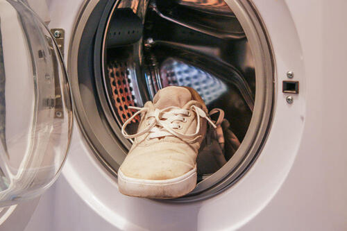 靴は洗濯機で洗える！？洗い方から干し方、注意点まで解説！