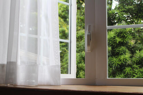 出窓は収納スペースとして活用できる！収納の使い方を場所ごとに紹介
