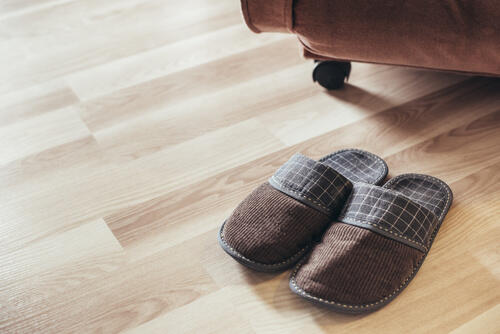 スリッパの洗い方は 洗濯機から手洗いまで正しい方法を解説 家事 オリーブオイルをひとまわし