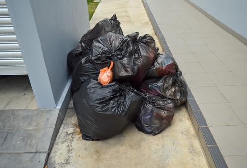 大きいゴミ箱の捨て方は プラスチック製なら切断するのがおすすめ 家事 オリーブオイルをひとまわし