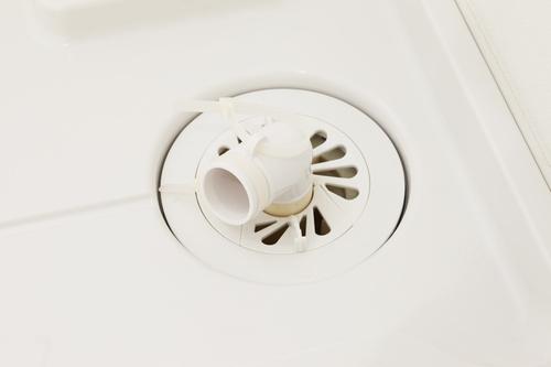 洗濯機の排水トラップはどう掃除する？汚れとにおいの予防策も！