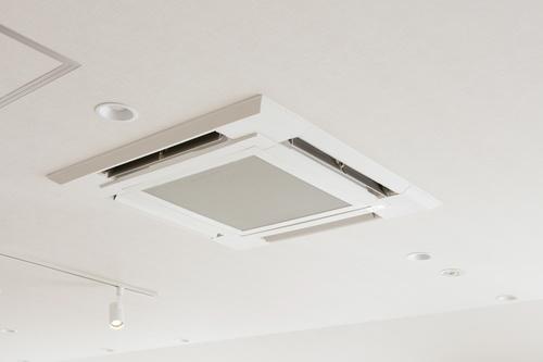 天井埋め込み式エアコンのメリットやデメリットとは？選び方も紹介