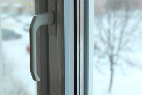 窓の防音のDIYアイデア！騒音対策の重要性やおすすめアイテムも