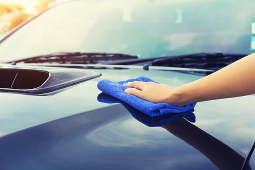 マイクロファイバークロスは洗車に最適！選び方やおすすめ商品とは？