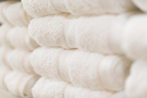 タオルをふわふわに復活させる裏技とは？正しい洗濯方法も解説
