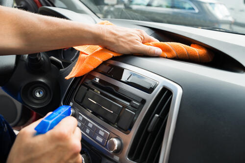 車の内装の掃除方法 シートに染み込んだ汚れは自分で掃除できる 家事 オリーブオイルをひとまわし