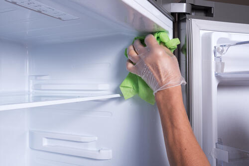 冷蔵庫の気になる臭いの取り方 臭いの原因や消臭対策を解説 家事 オリーブオイルをひとまわし
