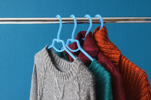 干し 方 セーター ハンガー１本でセーター・ニットを伸ばさず干す方法