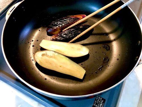 裏返します