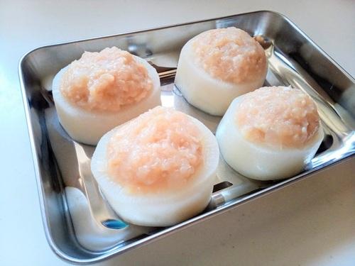 肉だねを作って詰める