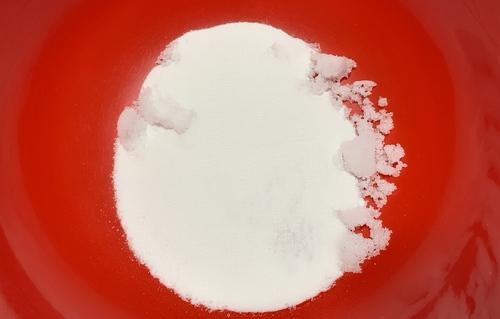 まずは粉と塩を混ぜよう