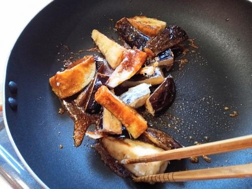 調味料を加える