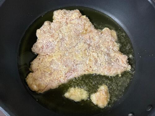 サラダ油とオリーブオイルを混ぜて揚げ焼きに