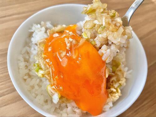 薬味たっぷり!激ウマ卵かけごはんの完成