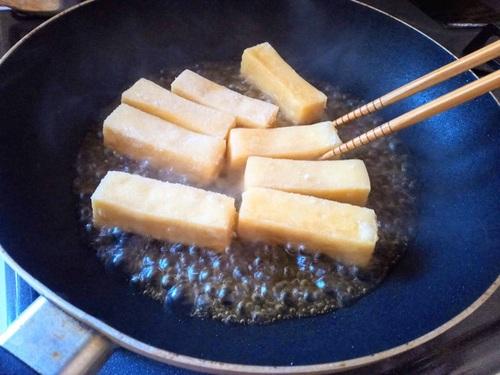 調味料を絡める