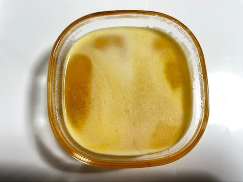 ゼラチンを溶かすように、よく混ぜる