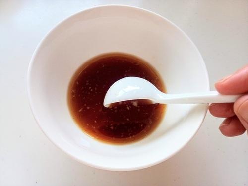 調味料を合わせ、盛り付けたら完成!