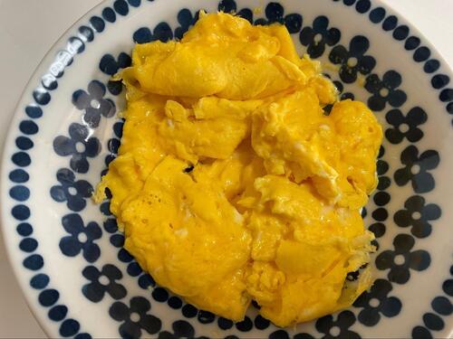 卵は半熟に焼き、取り出しておく