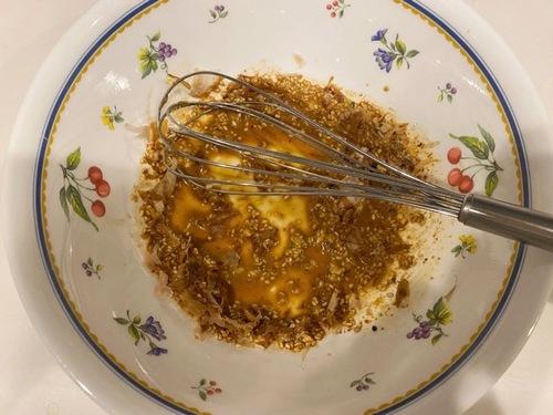 ごはん以外の材料を混ぜていく