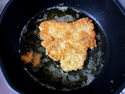 ミラノ風カツレツを作る